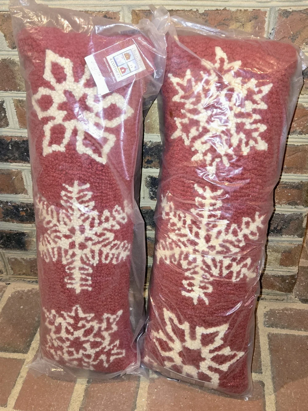Garnet Hill Chander 4 Corners (2) Red and White Snowflake Holiday Throw Pillows